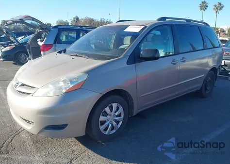 2008 Toyota Sienna Ce z USA, uszkodzony, nr VIN 5TDZK23C48S107077